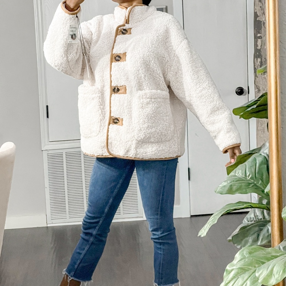 Treasure & Bond Sherpa  button front winter coat cream with tan trim
